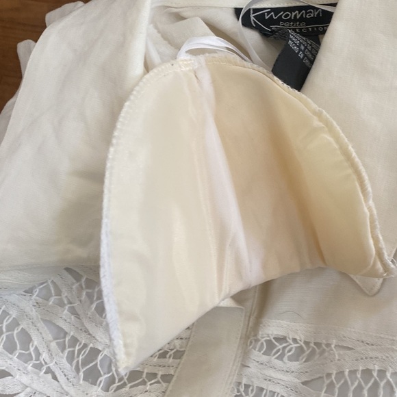 NWT K Woman Petite Collection white top with padded shoulders. Size 18WP - Picture 7 of 9